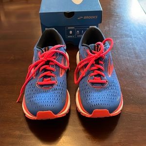 Women’s Brooks Ghost 13 size 8 running shoe
